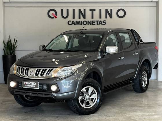 MITSUBISHI L200 TRITON 2.4 16V TURBO DIESEL SPORT HPE CD 4P 4X4 AUTOMÁTICO MITSUBISHI L200 TRITON 2.4 16V TURBO DIESEL SPORT HPE CD 4P 4X4 AUTOMÁTICO